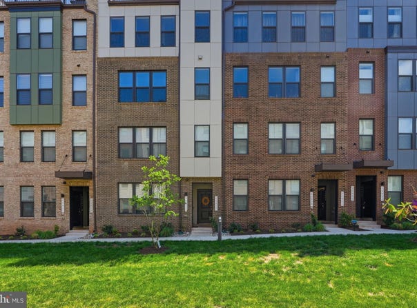 44617 WOLFHOUND Square, ASHBURN, VA 20147