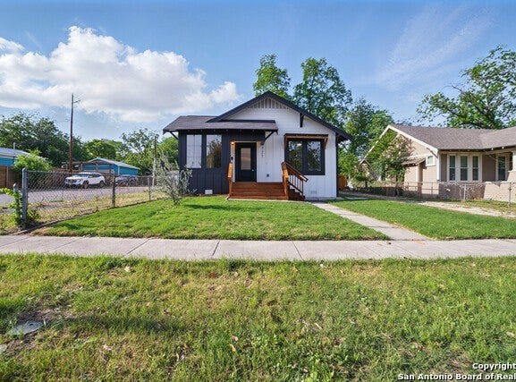 727 Hammond, San Antonio, TX 78210