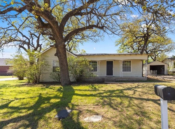 1610 Irvin Street, Bridgeport, TX 76426