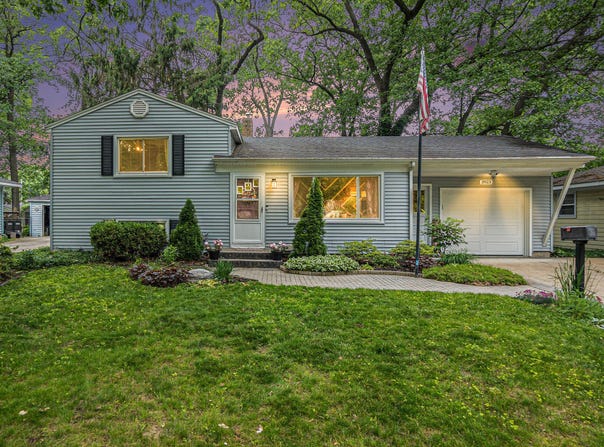 3923 Perry Avenue SW, Wyoming, MI 49519
