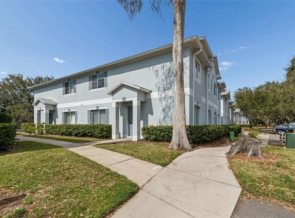 7402 E BANK Drive, TAMPA, FL 33617