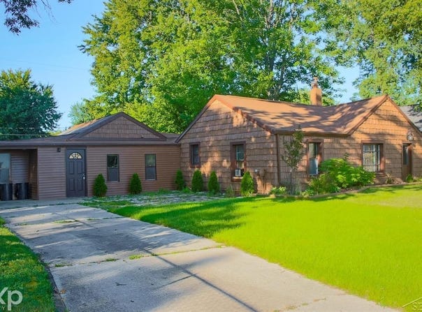 704 Bay Road, Bay City, MI 48706