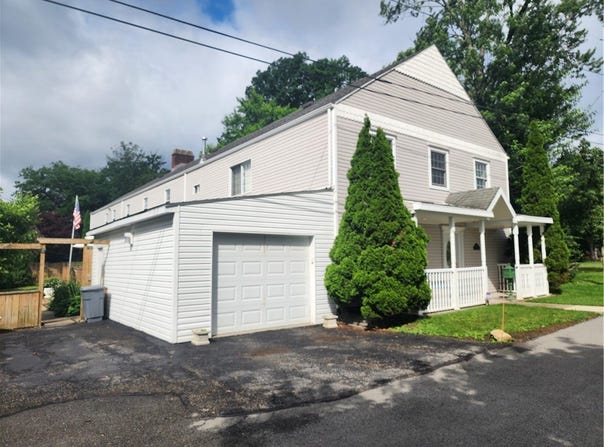 1920 GRANDVIEW AVENUE, Irwin, PA 15642
