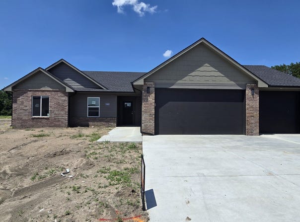 1102 SE 8th, Newton, KS 67114