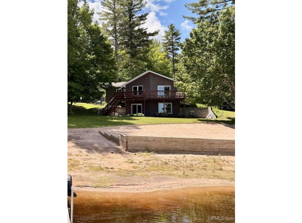 660 Co Rd GGG, Ishpeming, MI 49849