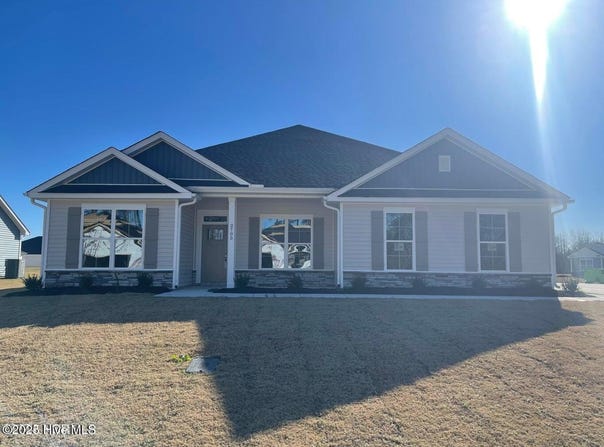 154 Poker House Road, Grimesland, NC 27837