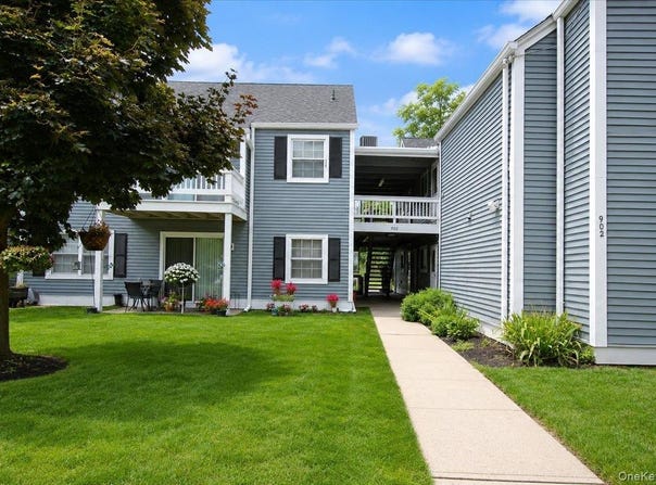 902 Commons Way, Fishkill, NY 12524