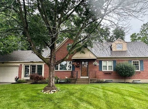 204 Linden Dr, Dayton, OH 45459