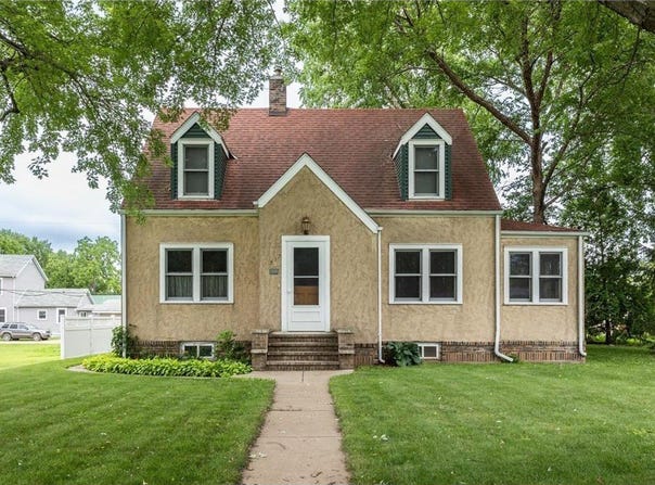 717 Broadway Avenue, Wabasha, MN 55981