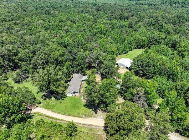 97 Acorn Hollow Ln, Pine Bluff, AR 71603