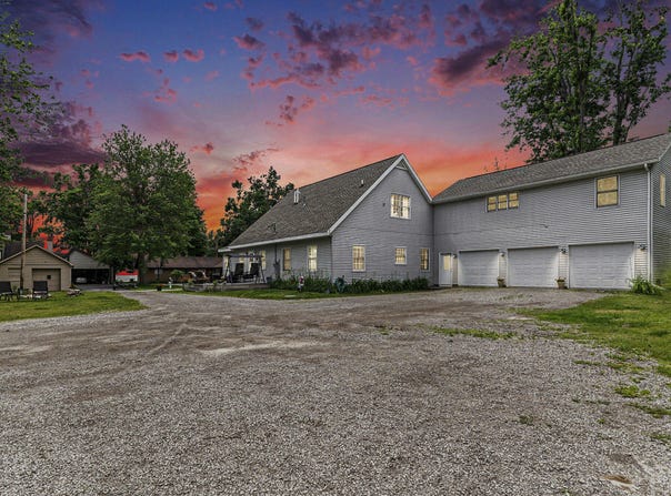 50 W Parkway Drive, Cheboygan, MI 49721