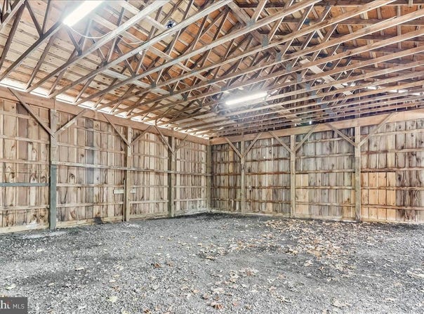 1050 PIKE SPRINGS RD #BARN, PHOENIXVILLE, PA 19460
