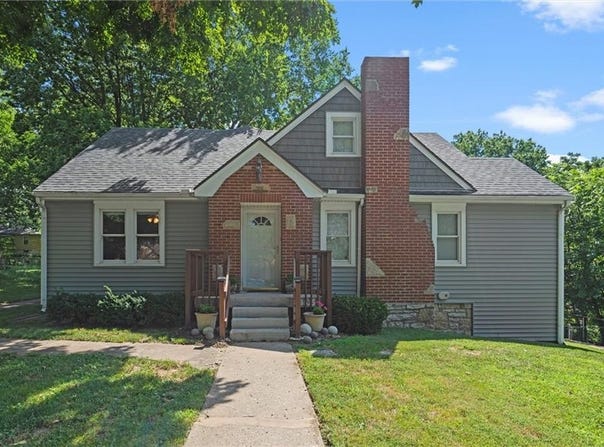 3615 N WALROND Avenue, Kansas City, MO 64117