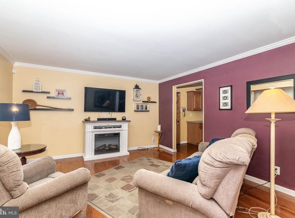 5 PRINCE CHARLES COURT, MARLTON, NJ 08053