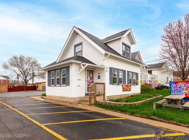 1305 COURT Street, McHenry, IL 60050