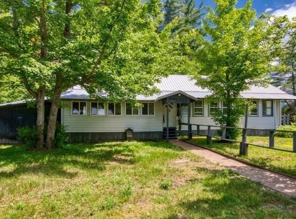 34 Averyville Lane, Lake Placid, NY 12946