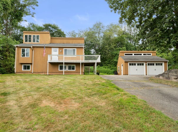 7 Tamarack Drive, Clinton, CT 06413