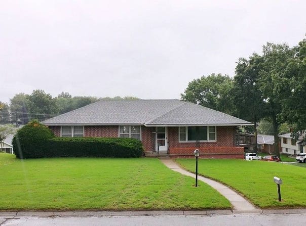 3601 W Nickell Terrace, St Joseph, MO 64506