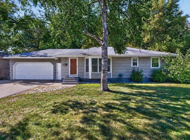 6913 Toledo Avenue N, Brooklyn Center, MN 55429