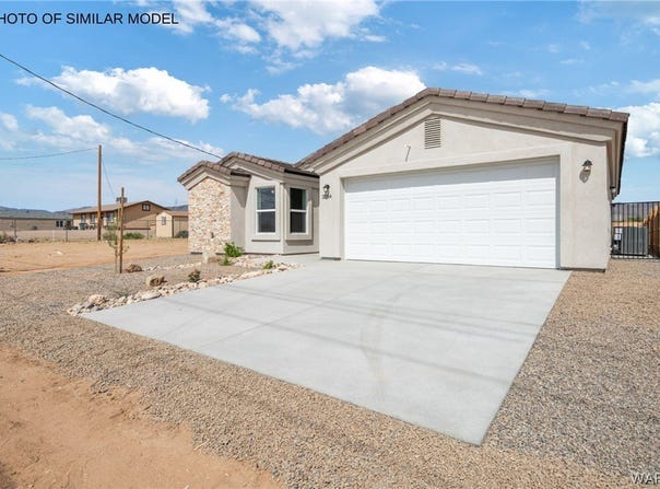 7811 W Abrigo Drive, Golden Valley, AZ 86413