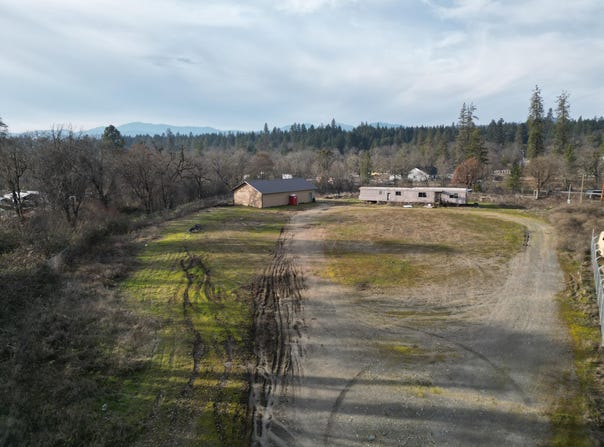 2640 Pleasant Valley Road, Merlin, OR 97532