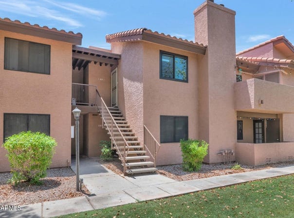 1075 E CHANDLER Boulevard, Chandler, AZ 85225