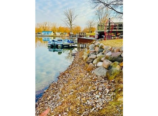10001 E Goodall Road, Durand, MI 48429
