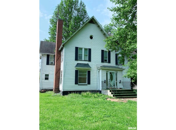 301 CORTLAND Avenue, Avon, IL 61415