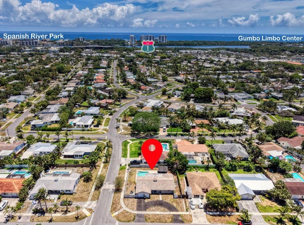 2298 NE 2nd Avenue, Boca Raton, FL 33431
