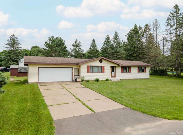 198 W Fourth, Caspian, MI 49915