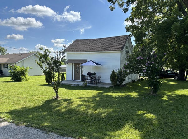 1104 N Oak Street, Buffalo, MO 65622