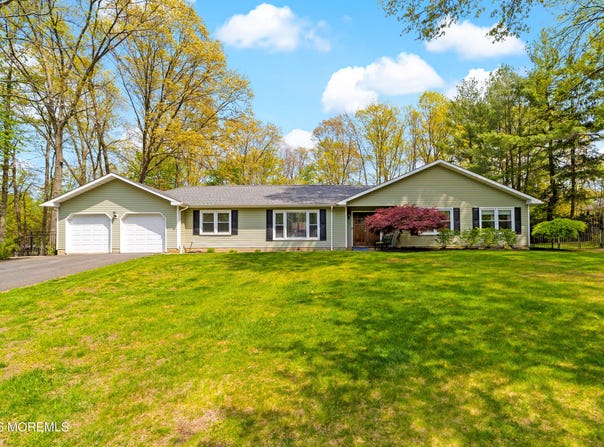 7 Michelle Street, Monroe, NJ 08831