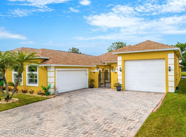 2037 Auburn Lakes Drive, Rockledge, FL 32955