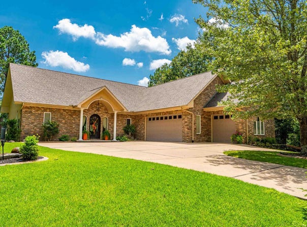 19 Valerosa Lane, Hot Springs Village, AR 71909-7872
