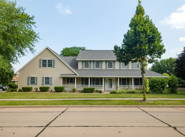 125 E WAYFARER Lane, APPLETON, WI 54913