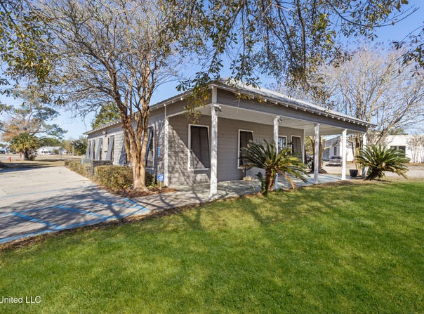 529 Ulman Avenue, Bay Saint Louis, MS 39520