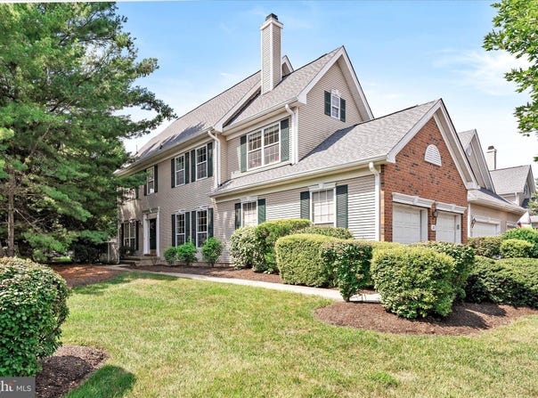 121 COBURN ROAD, PENNINGTON, NJ 08534