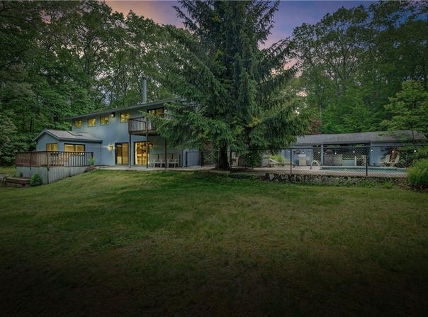 24 Lincoln Drive, North Smithfield, RI 02896
