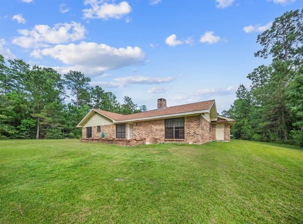 287 Pinehurst Drive, Brookeland, TX 75931