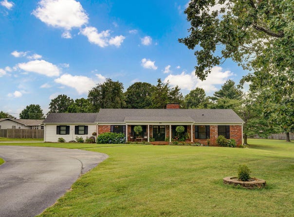 339 S Cedarbrook, Monett, MO 65708