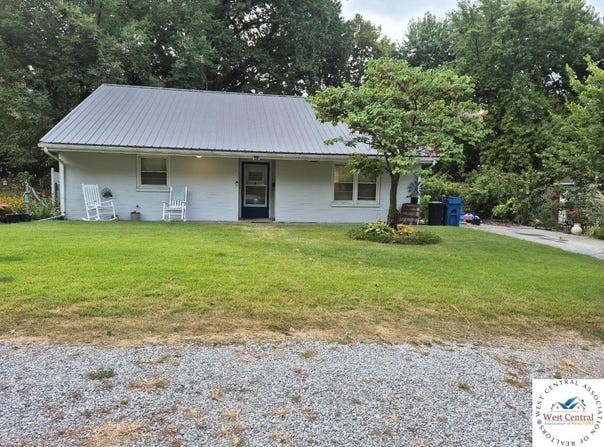 609 S tebo Street, Windsor, MO 65360