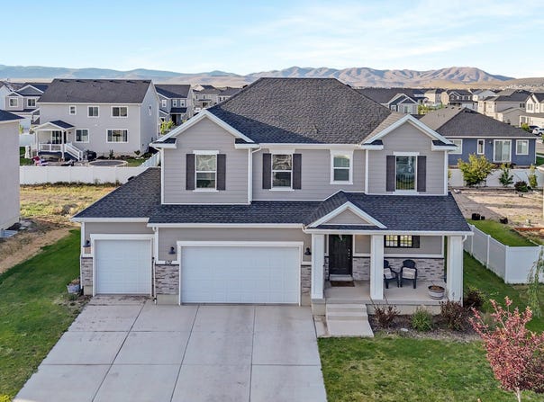 1137 E POSTMARK Pl N, Eagle Mountain, UT 84005