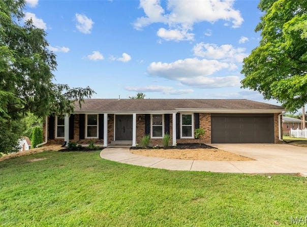 108 Sir Moss Lane, Fenton, MO 63026