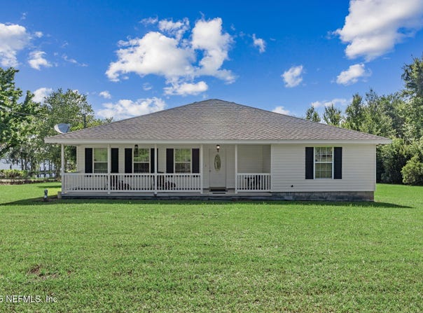 212 LAKE Drive, Florahome, FL 32140