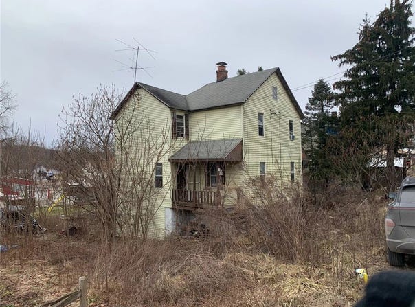 1647 Iselin Rd, Conemaugh/Young Twps - IND, PA 15681