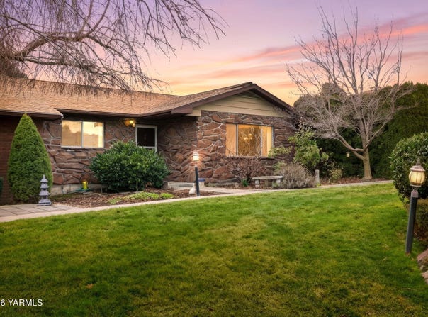 5901 Barge St, Yakima, WA 98908