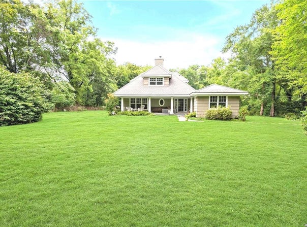 1 Breeze Hill Road, Northport, NY 11768