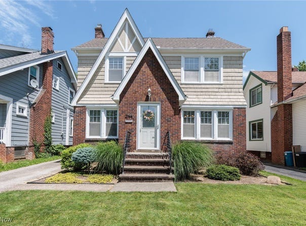 2199 Barrington Road, University Heights, OH 44118