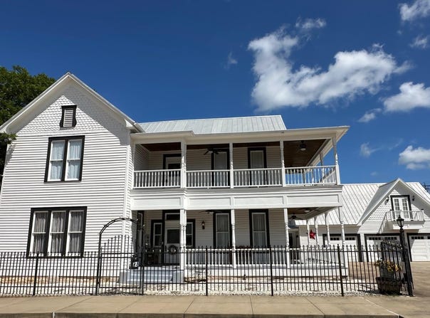 326 W Colorado ST, La Grange, TX 78945