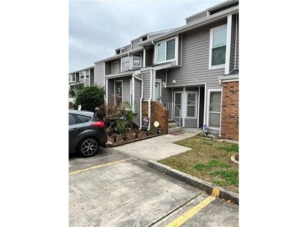 200 AVANT GARDE Circle, Kenner, LA 70065